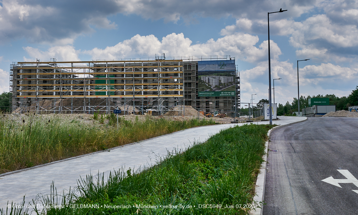 07.06.2023 - Neue Hinweistafeln für das Alexisquartier und Pandion Verde in Neuperlach in München 07.06.2023 - Neue Hinweistafeln für das Alexisquartier und Pandion Verde in Neuperlach in München